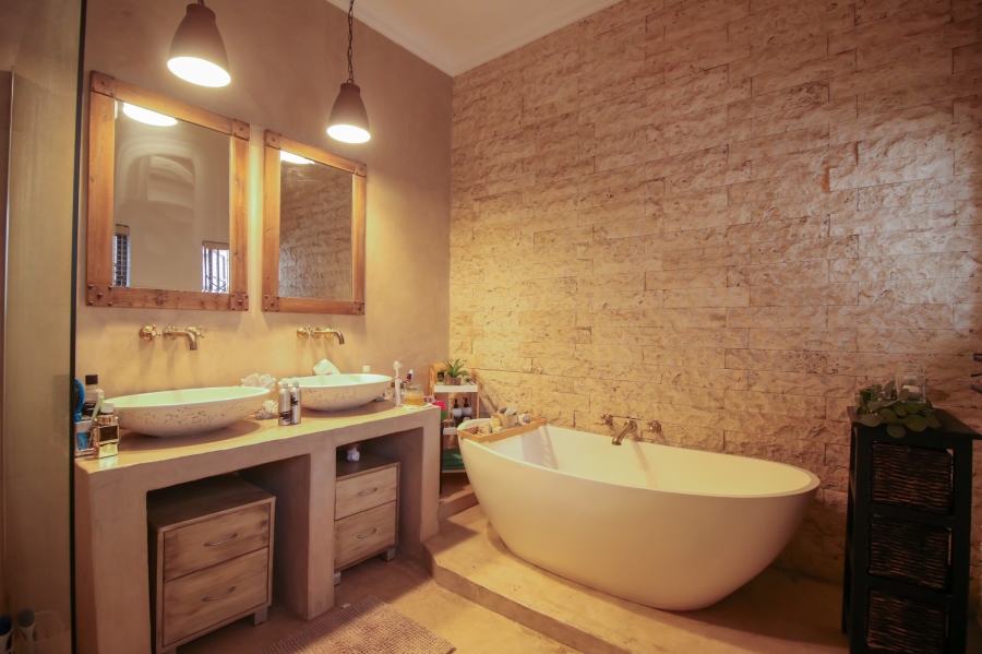 3 Bedroom Property for Sale in Faerie Glen Gauteng