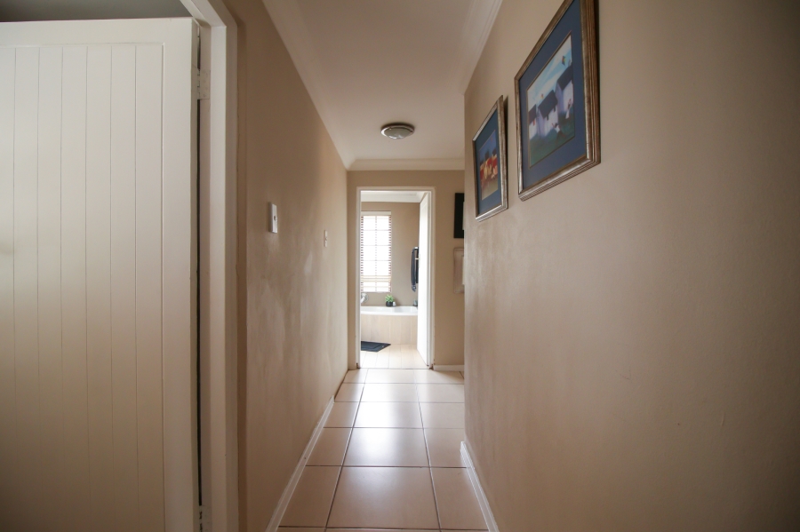 3 Bedroom Property for Sale in Faerie Glen Gauteng