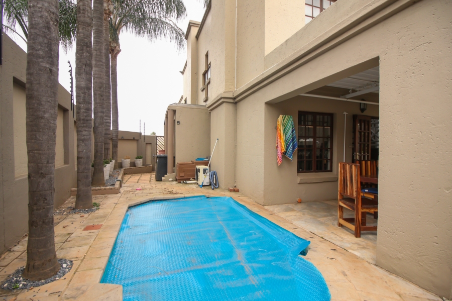 3 Bedroom Property for Sale in Faerie Glen Gauteng