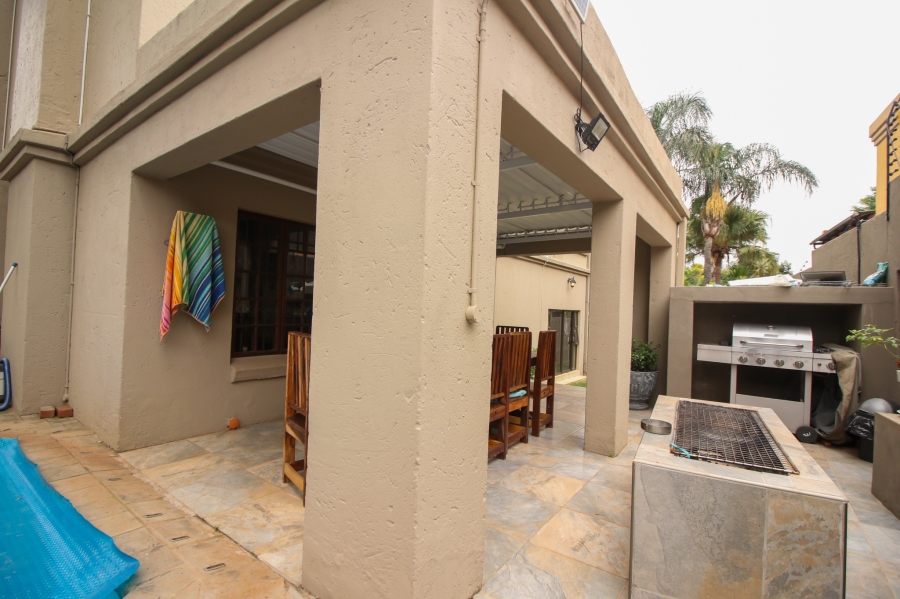 3 Bedroom Property for Sale in Faerie Glen Gauteng