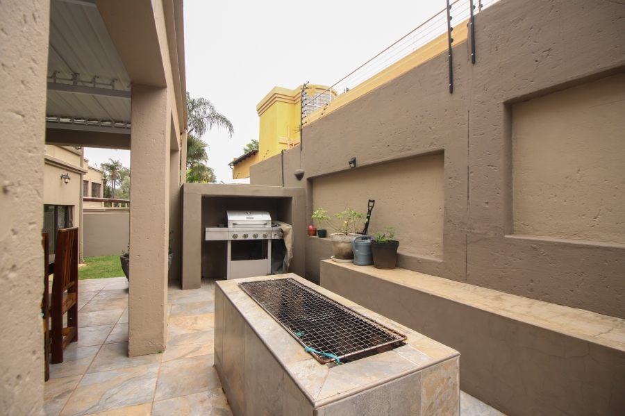 3 Bedroom Property for Sale in Faerie Glen Gauteng