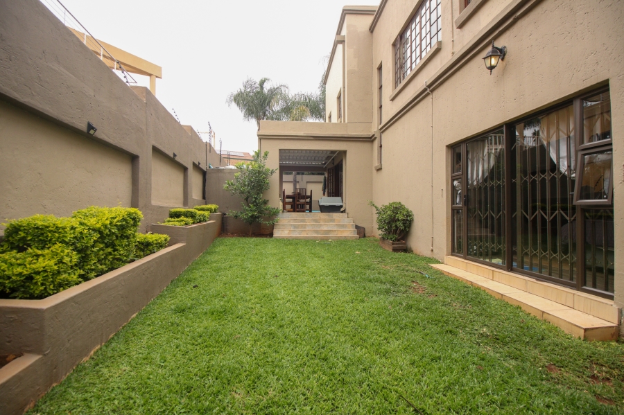 3 Bedroom Property for Sale in Faerie Glen Gauteng