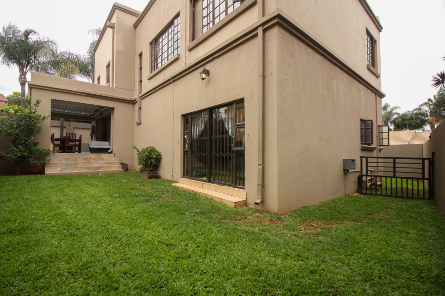 3 Bedroom Property for Sale in Faerie Glen Gauteng