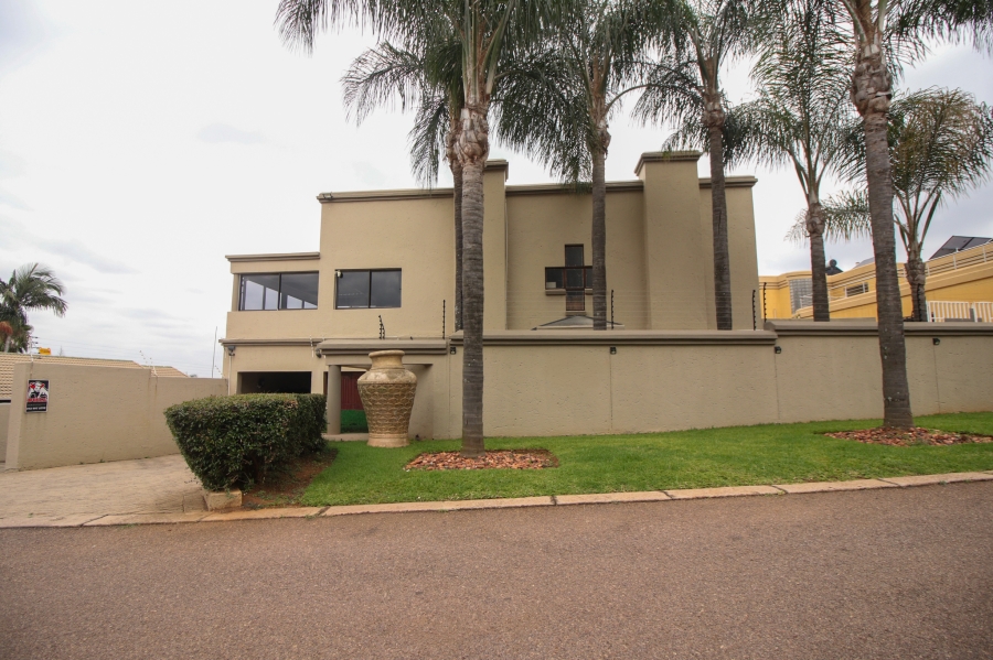 3 Bedroom Property for Sale in Faerie Glen Gauteng