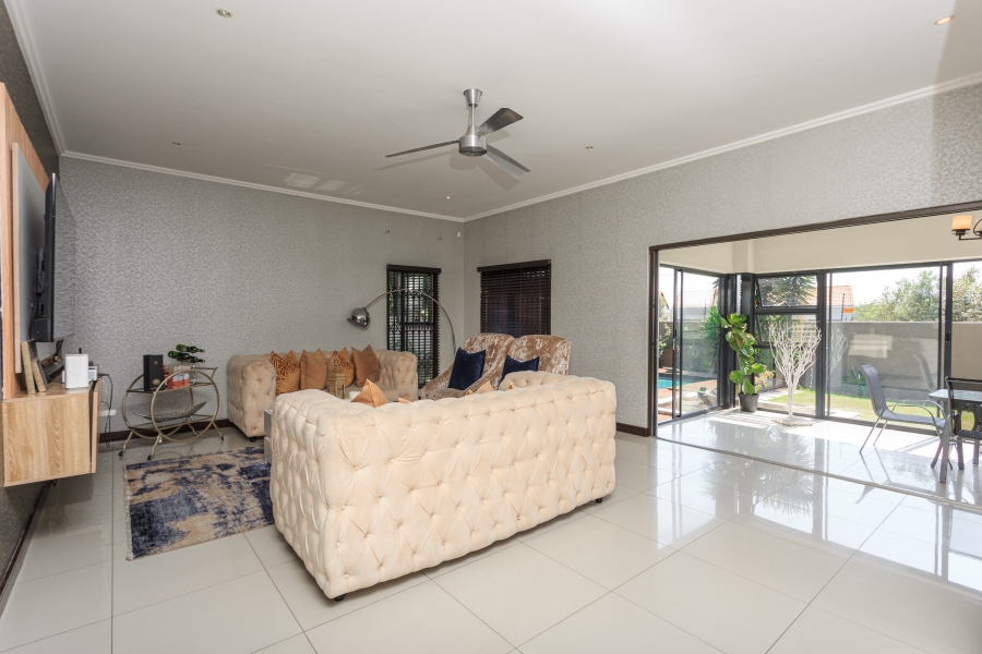 To Let 4 Bedroom Property for Rent in Beverley Gauteng