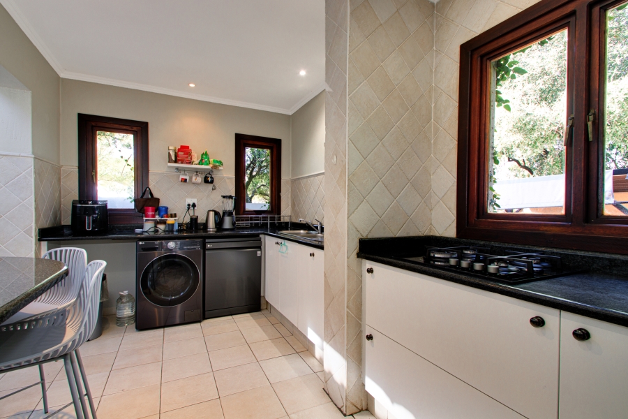 To Let 4 Bedroom Property for Rent in Dainfern Golf Estate Gauteng