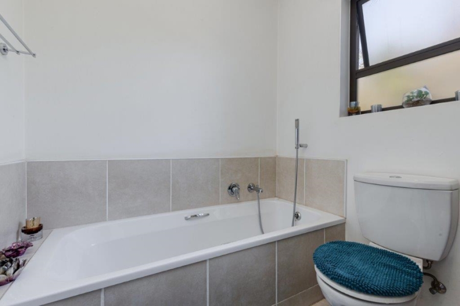 To Let 2 Bedroom Property for Rent in Fourways Gauteng