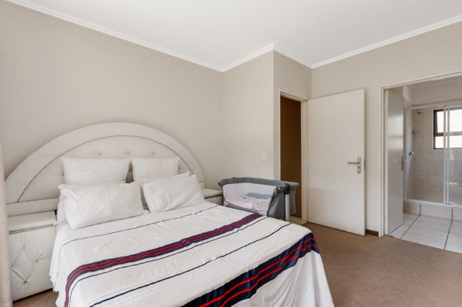 To Let 2 Bedroom Property for Rent in Fourways Gauteng