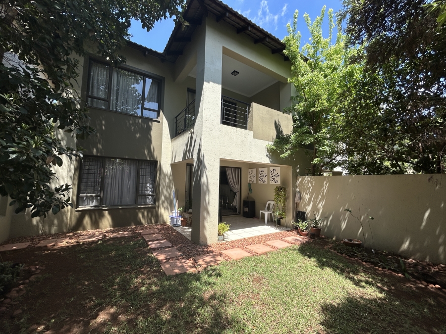 To Let 2 Bedroom Property for Rent in Fourways Gauteng