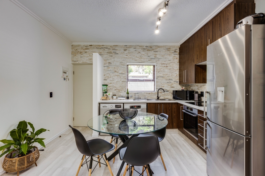 To Let 2 Bedroom Property for Rent in Fourways Gauteng