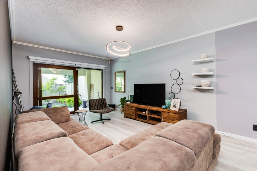 To Let 2 Bedroom Property for Rent in Fourways Gauteng