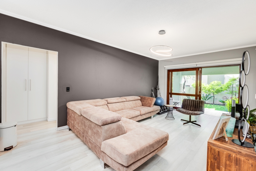 To Let 2 Bedroom Property for Rent in Fourways Gauteng