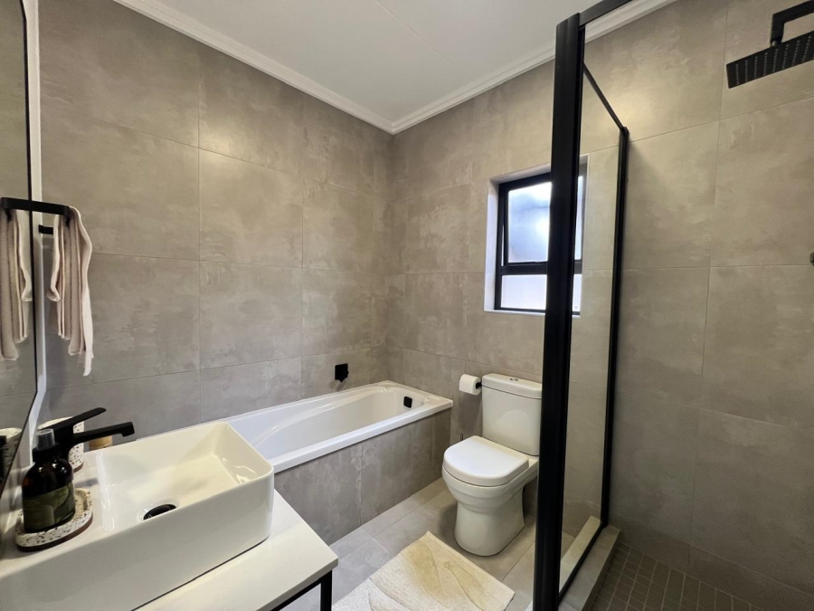 To Let 2 Bedroom Property for Rent in Fourways Gauteng