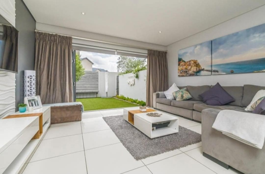 To Let 2 Bedroom Property for Rent in Bryanston Gauteng