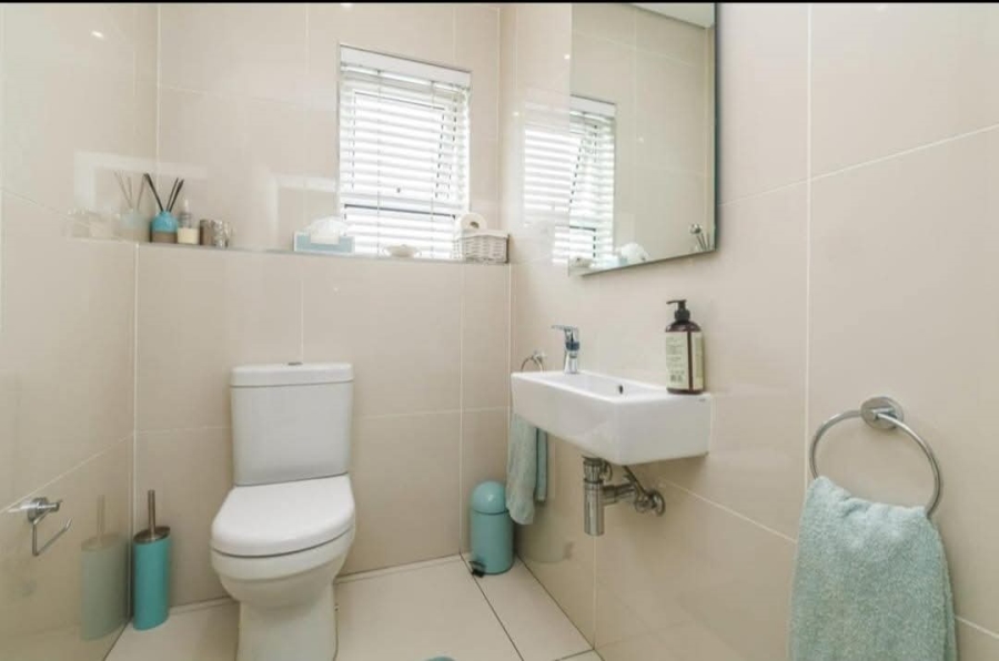 To Let 2 Bedroom Property for Rent in Bryanston Gauteng