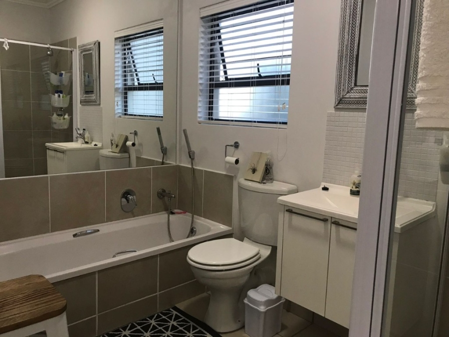 To Let 1 Bedroom Property for Rent in Bryanston Gauteng