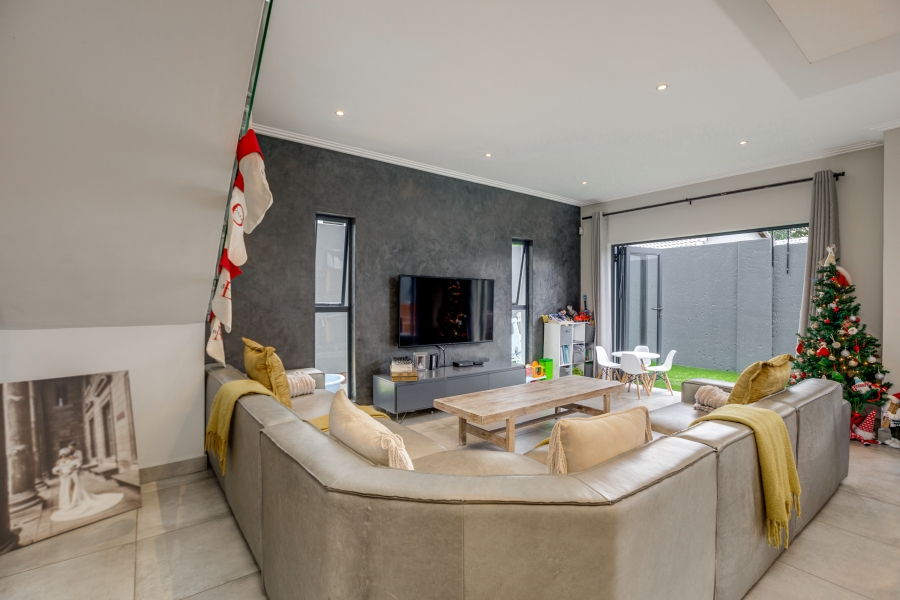 To Let 3 Bedroom Property for Rent in Bryanston Gauteng