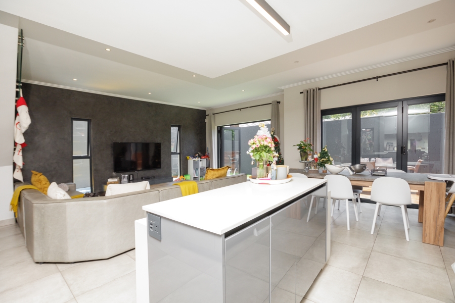 To Let 3 Bedroom Property for Rent in Bryanston Gauteng