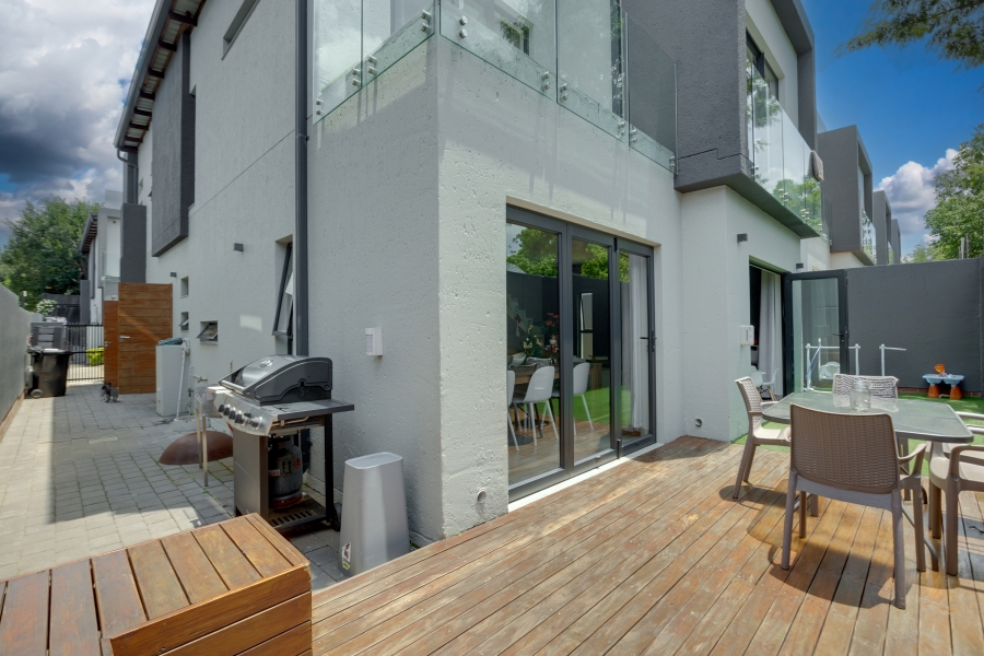 To Let 3 Bedroom Property for Rent in Bryanston Gauteng