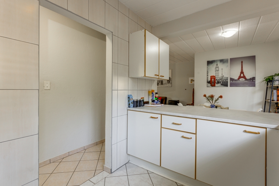 To Let 2 Bedroom Property for Rent in Paulshof Gauteng