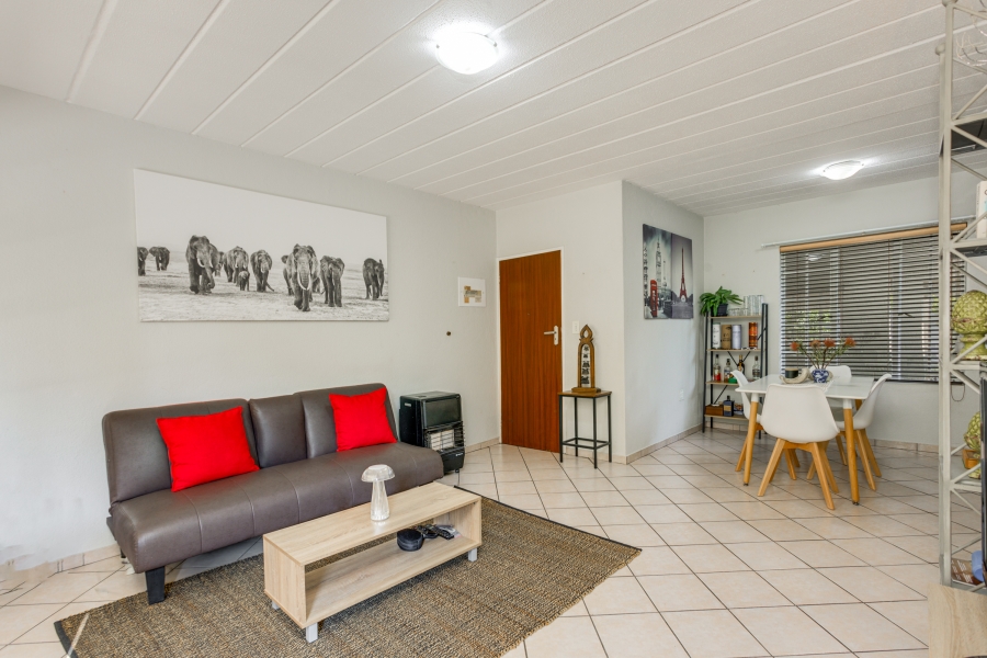 To Let 2 Bedroom Property for Rent in Paulshof Gauteng