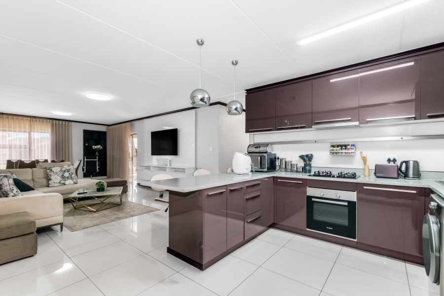 To Let 3 Bedroom Property for Rent in Fourways Gauteng