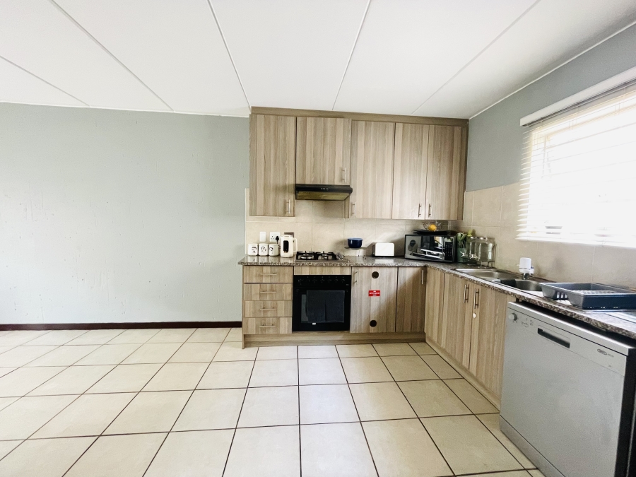 To Let 3 Bedroom Property for Rent in Wilgeheuwel Gauteng