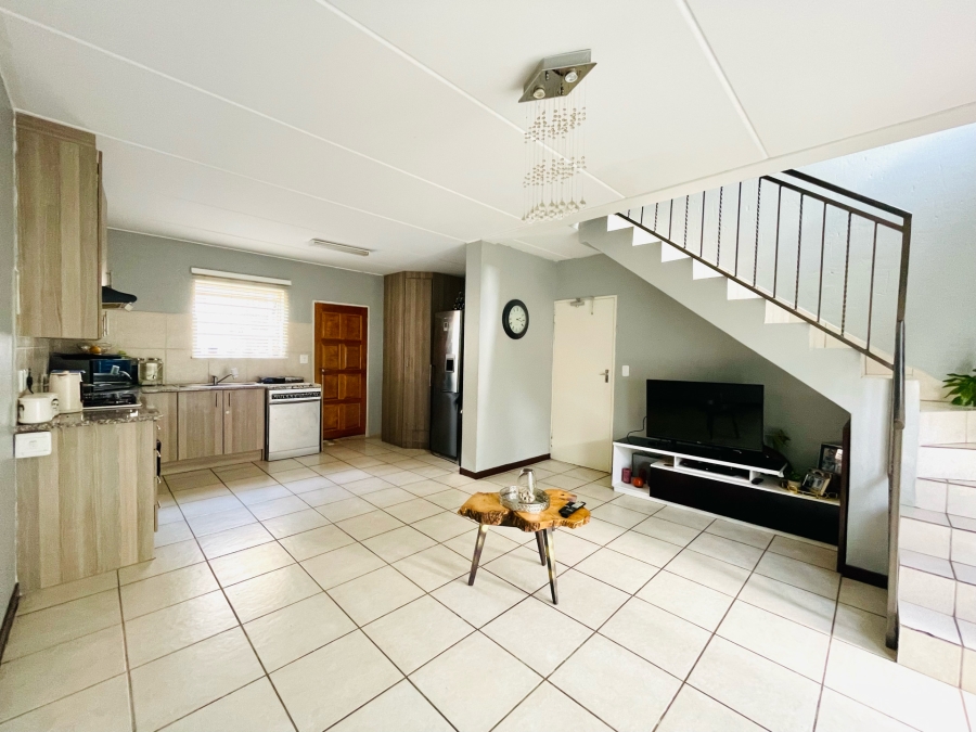 To Let 3 Bedroom Property for Rent in Wilgeheuwel Gauteng