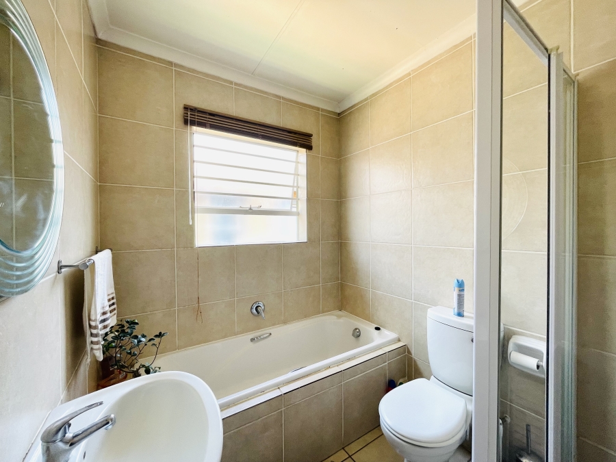 To Let 3 Bedroom Property for Rent in Wilgeheuwel Gauteng