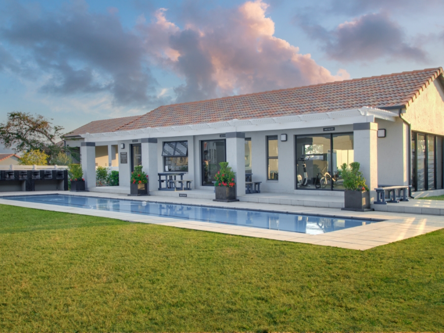 To Let 2 Bedroom Property for Rent in Broadacres Gauteng