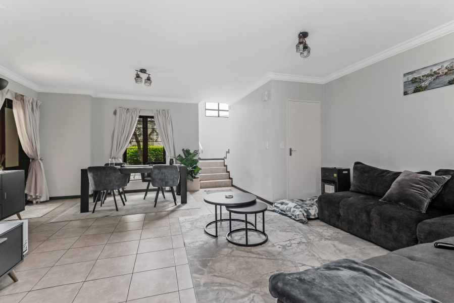 To Let 2 Bedroom Property for Rent in Bryanston Gauteng