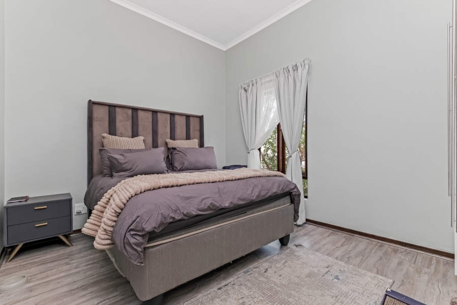 To Let 2 Bedroom Property for Rent in Bryanston Gauteng