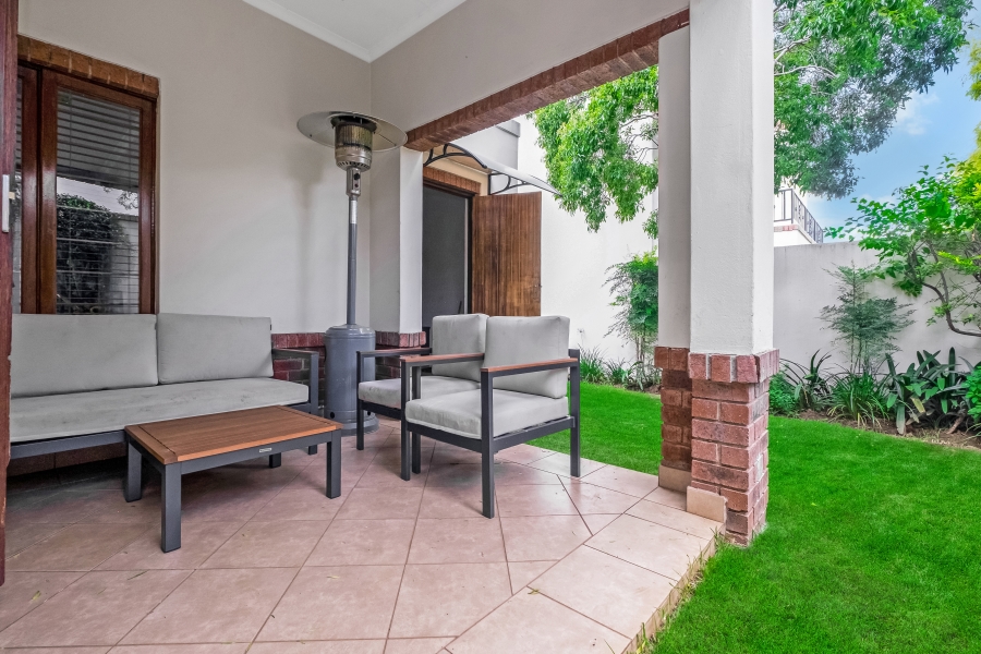 To Let 2 Bedroom Property for Rent in Bryanston Gauteng