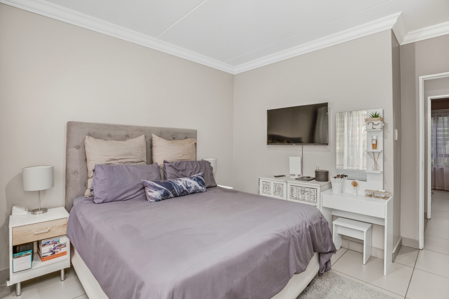 To Let 2 Bedroom Property for Rent in Broadacres Gauteng