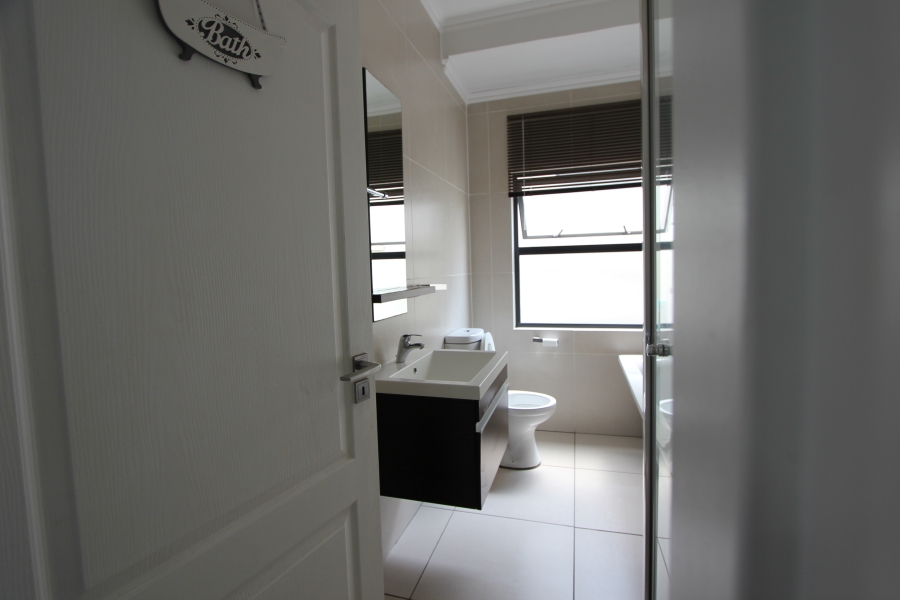 To Let 1 Bedroom Property for Rent in Fourways Gauteng