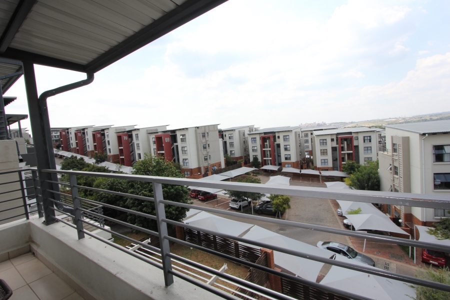 To Let 1 Bedroom Property for Rent in Fourways Gauteng