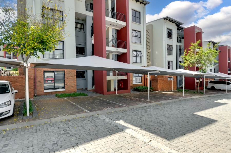 To Let 1 Bedroom Property for Rent in Fourways Gauteng