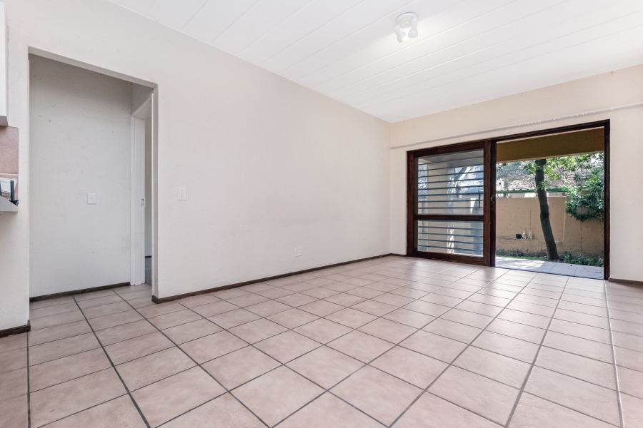 To Let 1 Bedroom Property for Rent in Douglasdale Gauteng