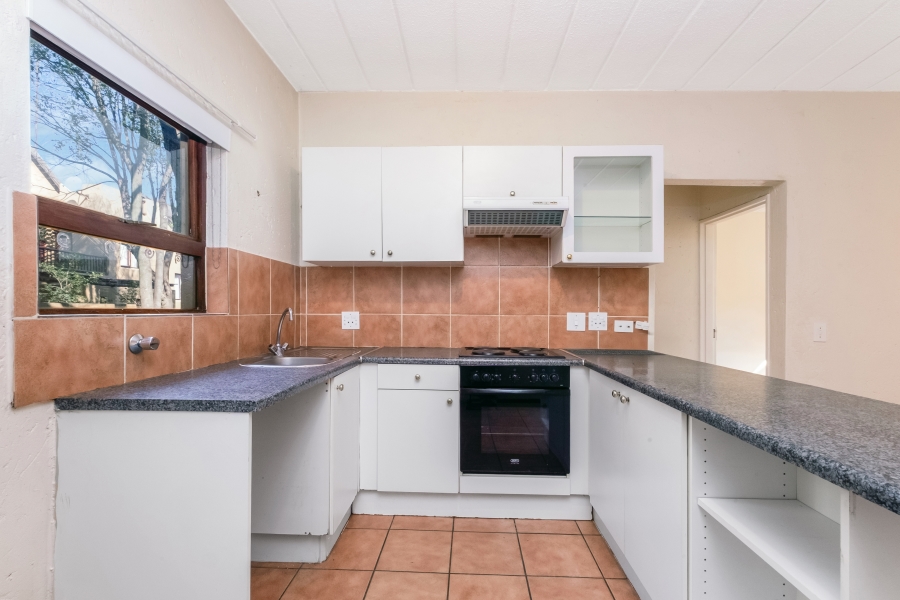 To Let 1 Bedroom Property for Rent in Douglasdale Gauteng