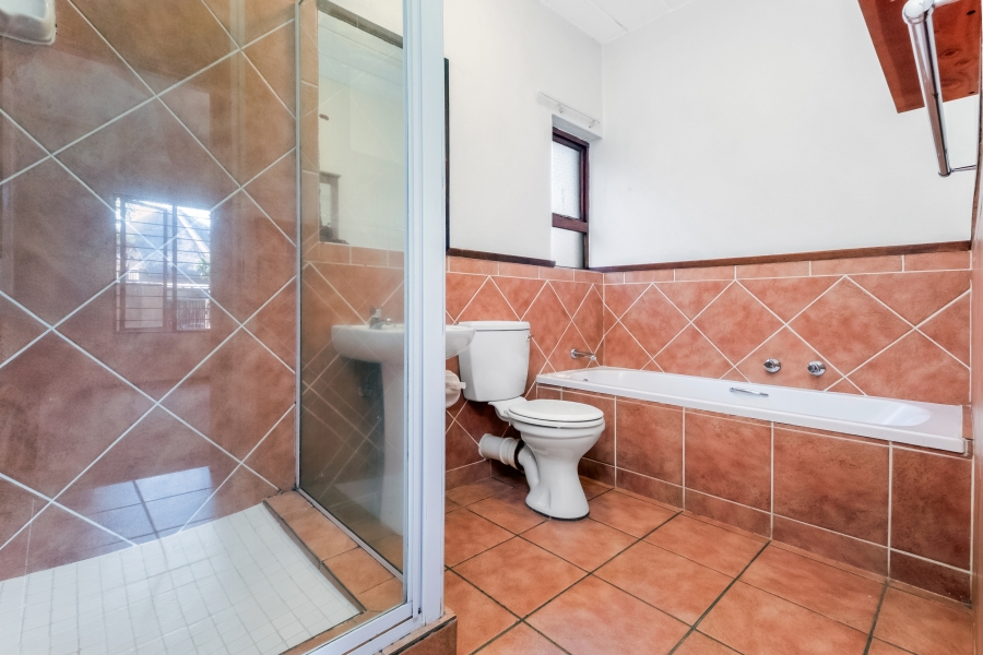 To Let 1 Bedroom Property for Rent in Douglasdale Gauteng