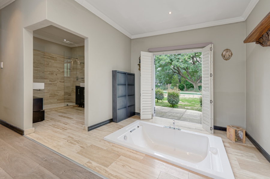 5 Bedroom Property for Sale in Bryanston Gauteng