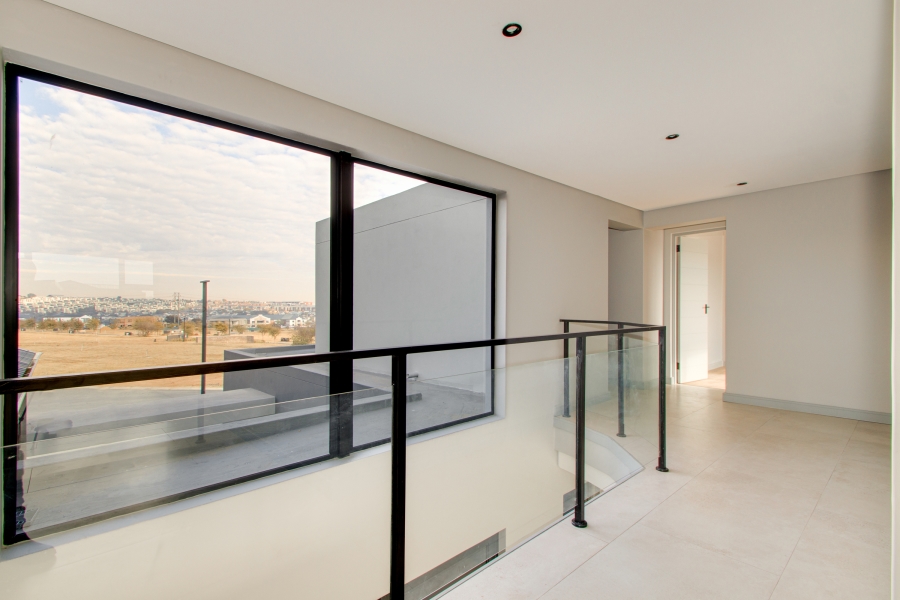 To Let 4 Bedroom Property for Rent in Helderfontein Estate Gauteng