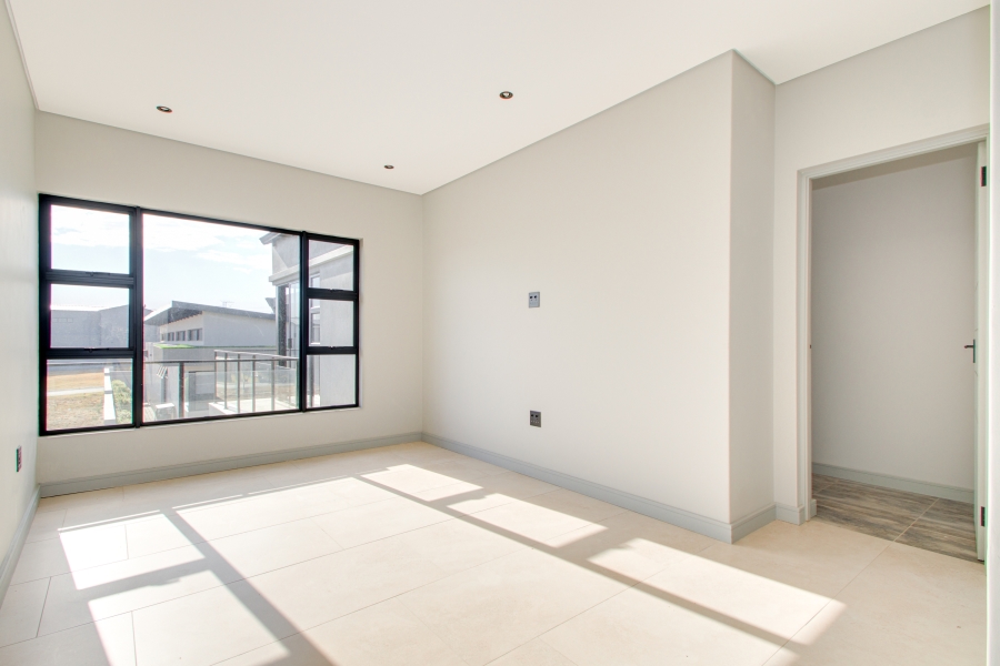 To Let 4 Bedroom Property for Rent in Helderfontein Estate Gauteng