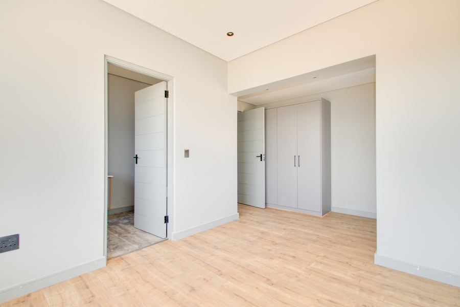 To Let 4 Bedroom Property for Rent in Helderfontein Estate Gauteng