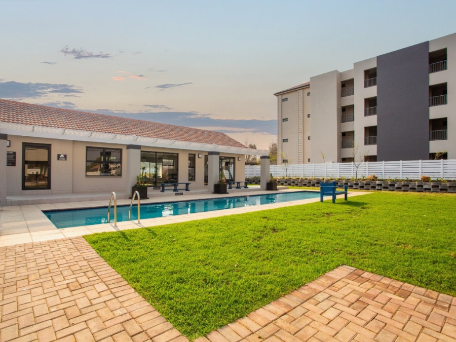 To Let 2 Bedroom Property for Rent in Broadacres Gauteng