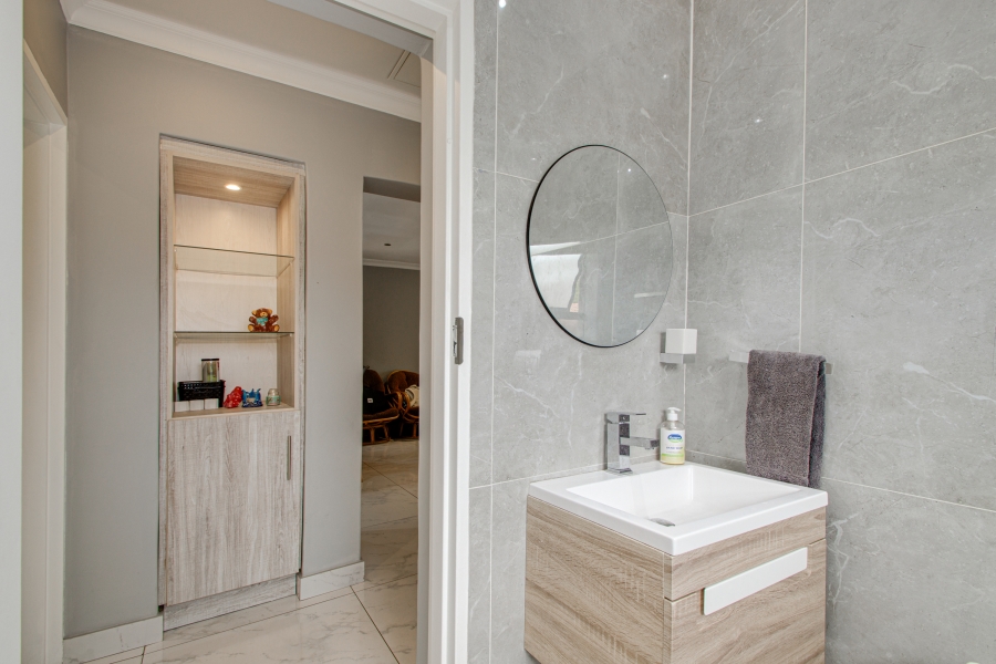 2 Bedroom Property for Sale in Fourways Gauteng