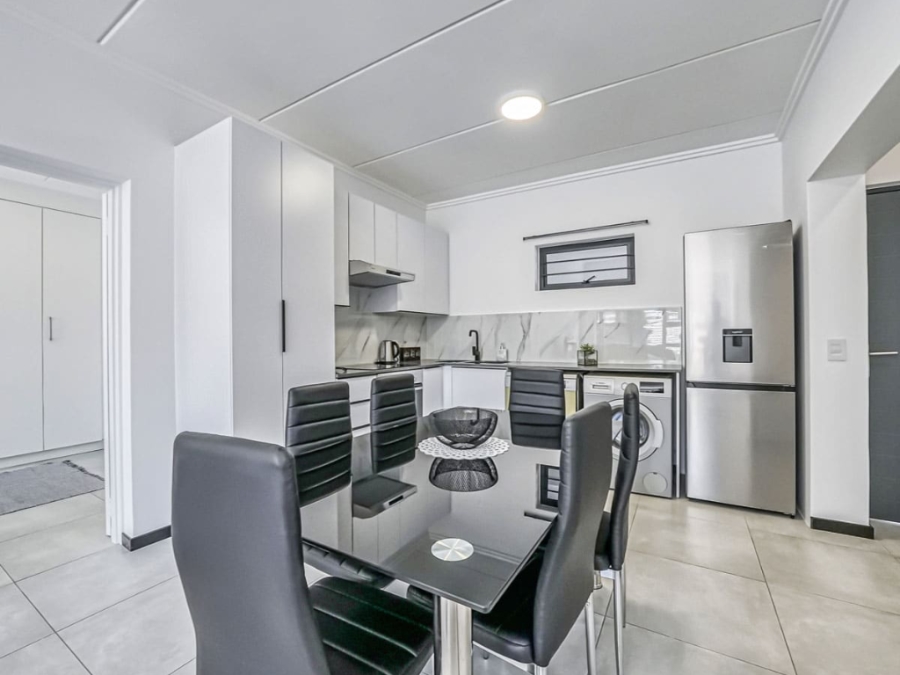 To Let 2 Bedroom Property for Rent in Bryanston Gauteng