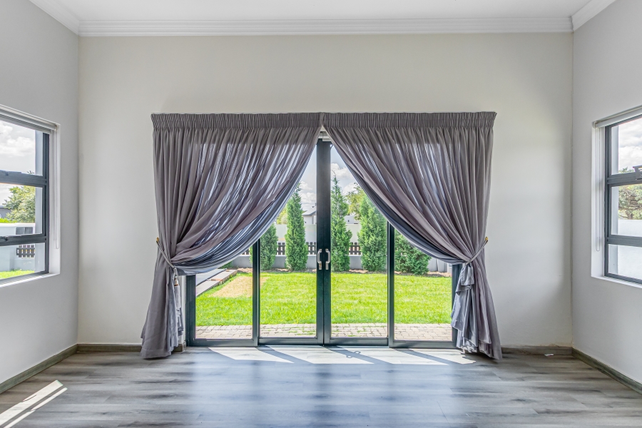 To Let 3 Bedroom Property for Rent in Copperleaf Estate Gauteng