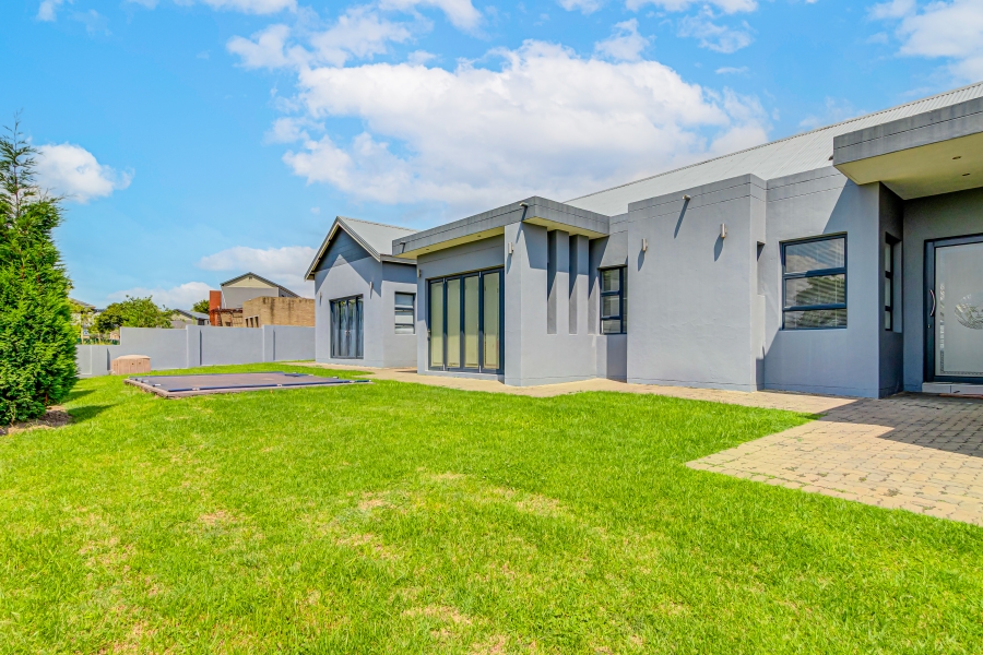 To Let 3 Bedroom Property for Rent in Copperleaf Estate Gauteng