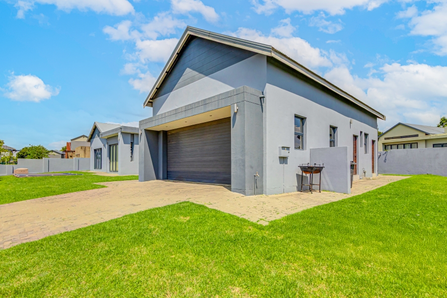 To Let 3 Bedroom Property for Rent in Copperleaf Estate Gauteng